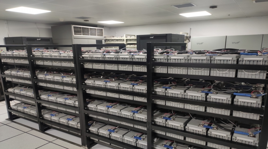 西安市某交警大隊(duì)UPS蓄電池安裝